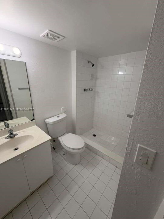 Active With Contract: $1,950 (2 beds, 2 baths, 1252 Square Feet)