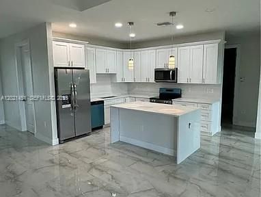 На продажу: $319,900 (3 спален, 2 ванн, 1562 Квадратных фут)