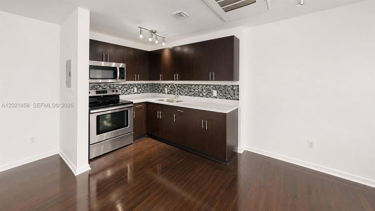 En Venta: $243,000 (1 camas, 1 baños, 440 Pies cuadrados)