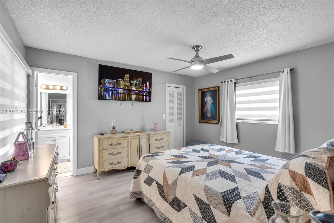 Activo con contrato: $545,000 (5 camas, 2 baños, 1655 Pies cuadrados)