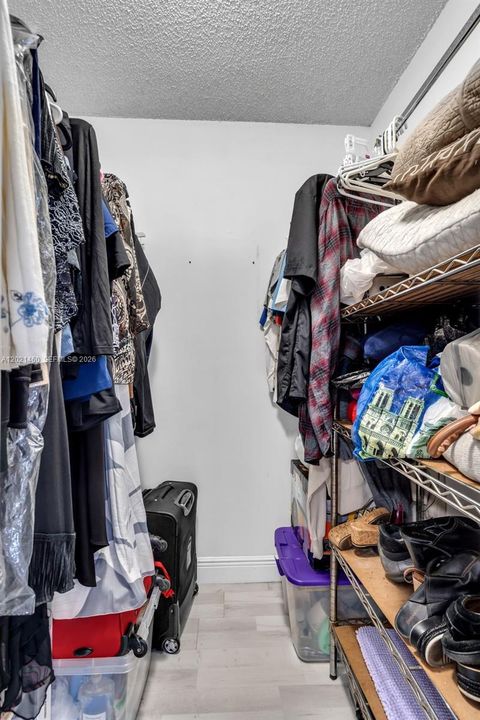 Activo con contrato: $545,000 (5 camas, 2 baños, 1655 Pies cuadrados)
