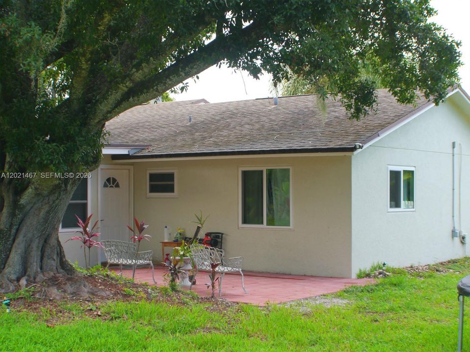 For Sale: $950,000 (3 beds, 2 baths, 1630 Square Feet)