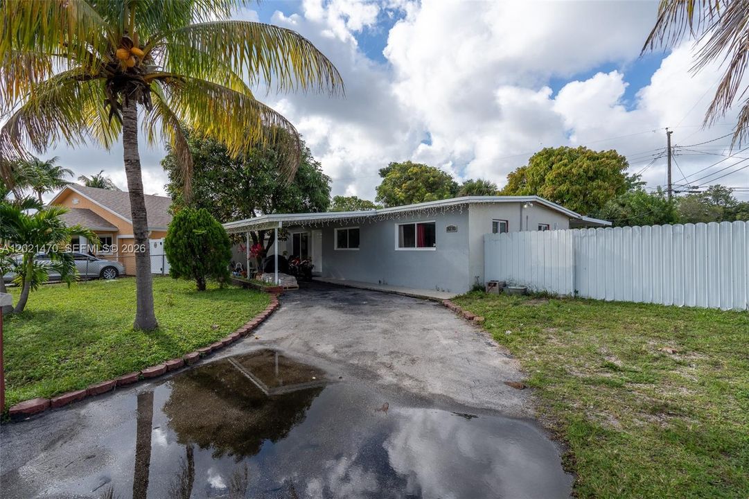 For Sale: $359,000 (3 beds, 1 baths, 960 Square Feet)