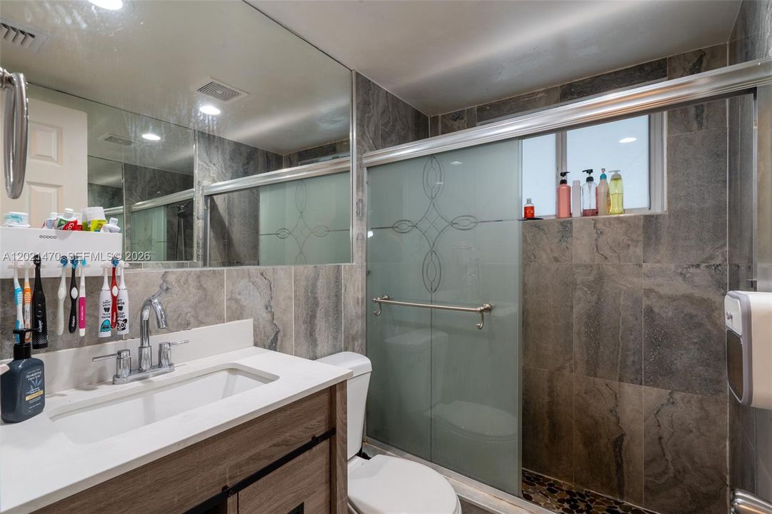 For Sale: $359,000 (3 beds, 1 baths, 960 Square Feet)