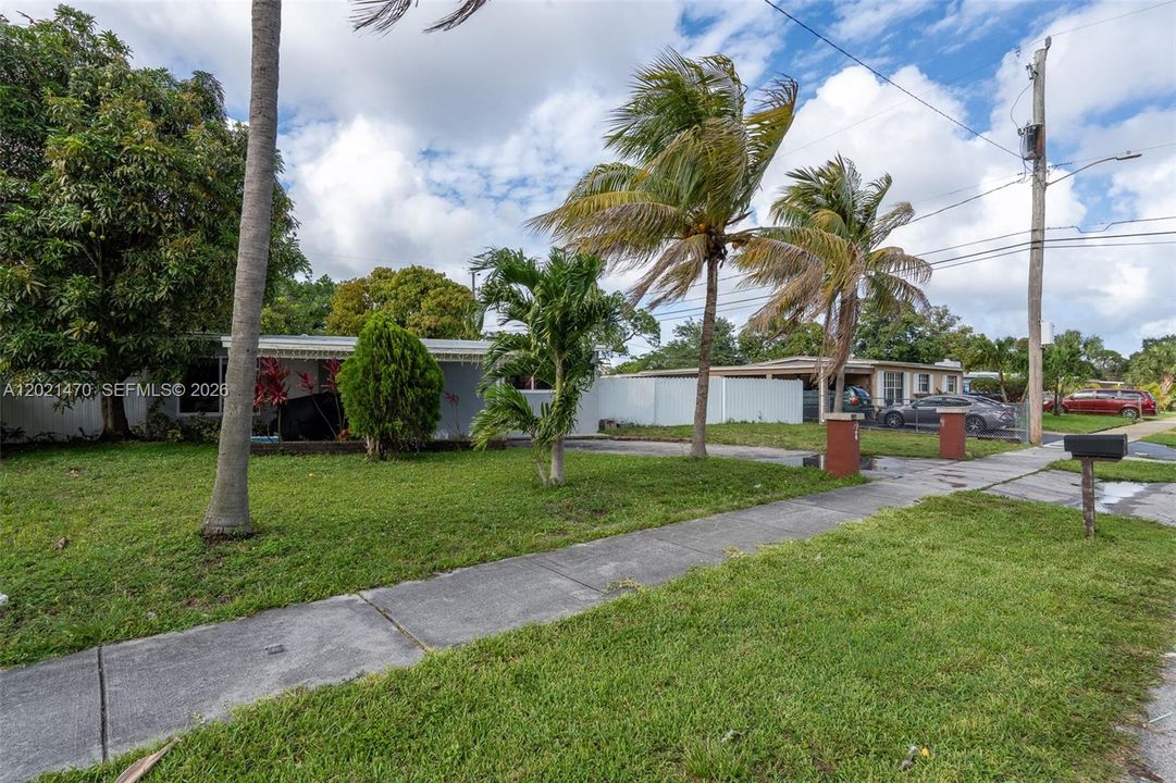 For Sale: $359,000 (3 beds, 1 baths, 960 Square Feet)