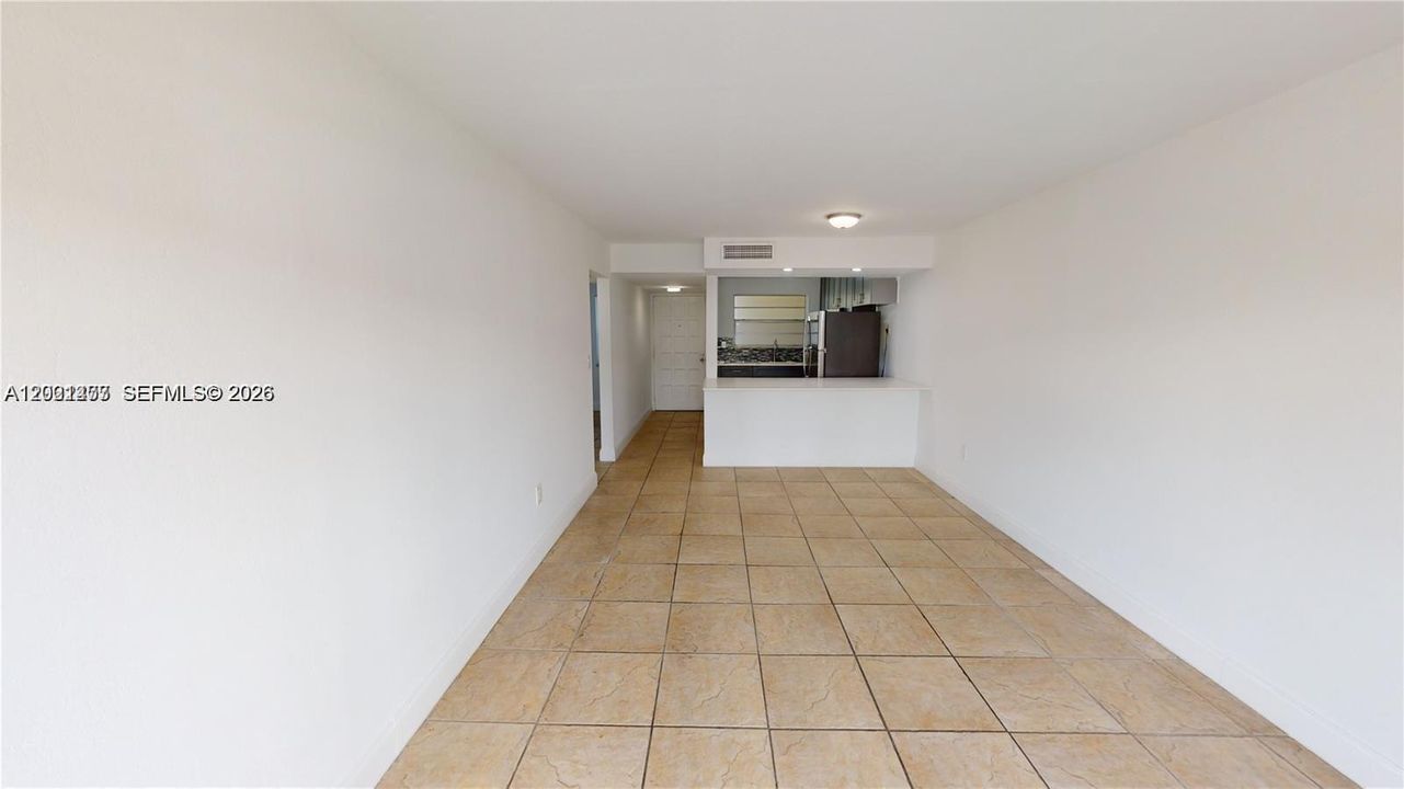 For Sale: $260,000 (2 beds, 1 baths, 707 Square Feet)