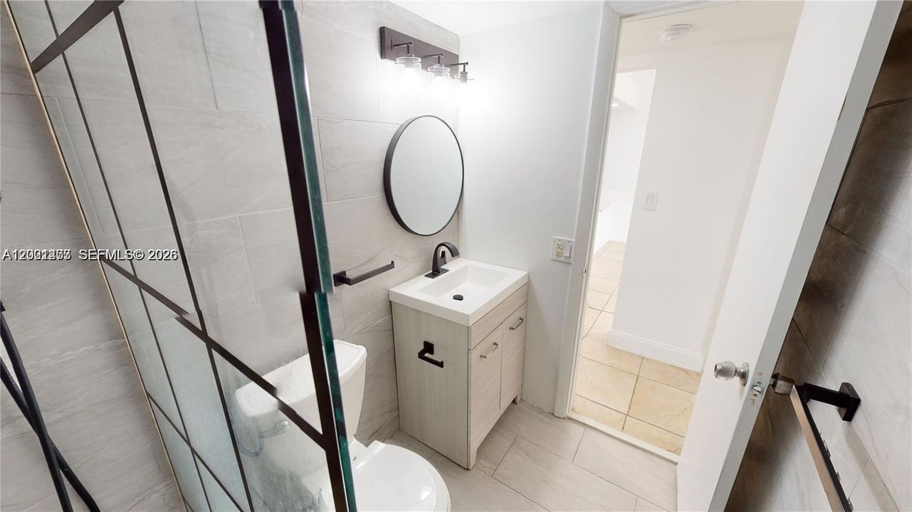 For Sale: $260,000 (2 beds, 1 baths, 707 Square Feet)