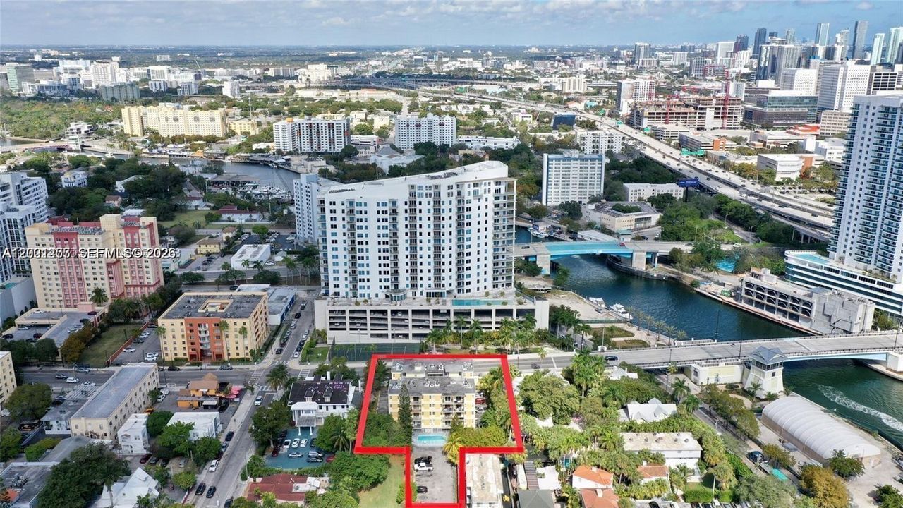 For Sale: $260,000 (2 beds, 1 baths, 707 Square Feet)