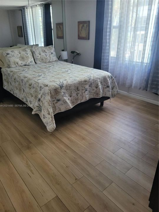 For Rent: $2,700 (1 beds, 1 baths, 905 Square Feet)
