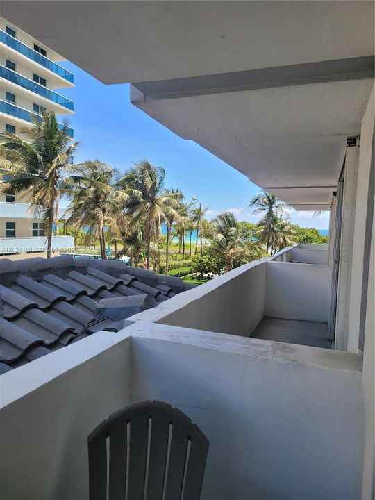 For Rent: $2,700 (1 beds, 1 baths, 905 Square Feet)