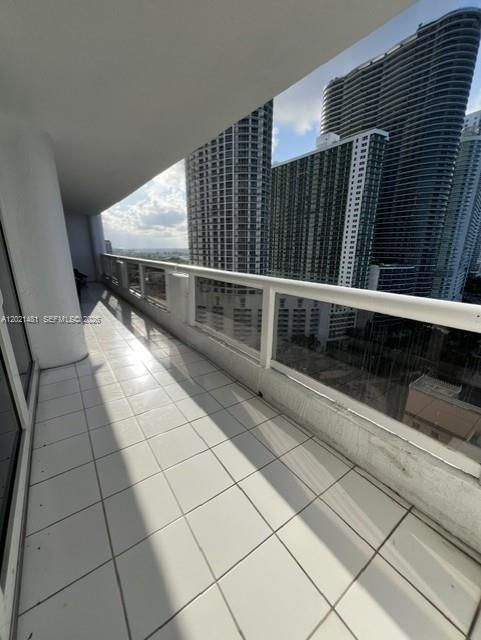 Active With Contract: $679,000 (2 beds, 2 baths, 1464 Square Feet)