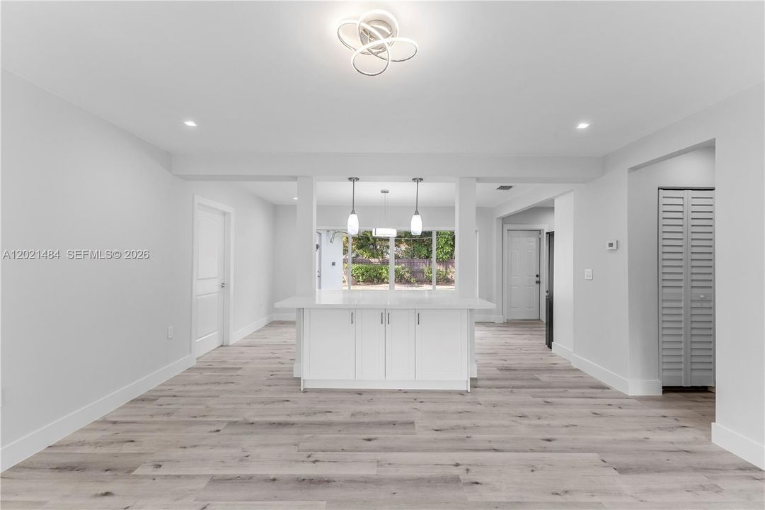 В аренду: $6,900 (3 спален, 2 ванн, 1434 Квадратных фут)