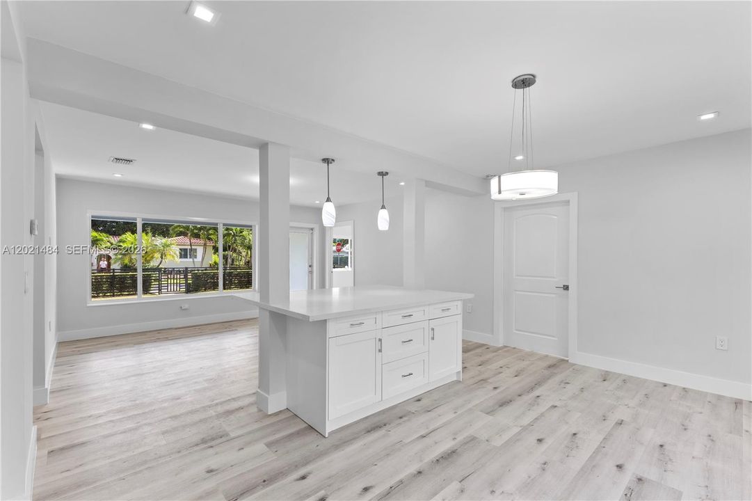 В аренду: $6,900 (3 спален, 2 ванн, 1434 Квадратных фут)