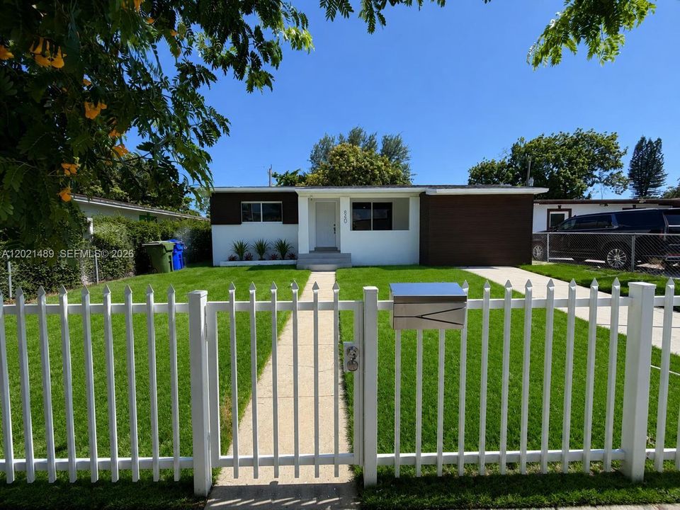 En Venta: $579,999 (4 camas, 3 baños, 1149 Pies cuadrados)