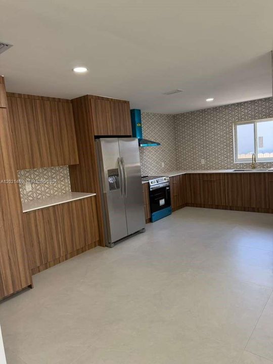 En Venta: $579,999 (4 camas, 3 baños, 1149 Pies cuadrados)
