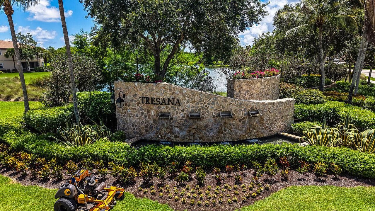Tresana Entry