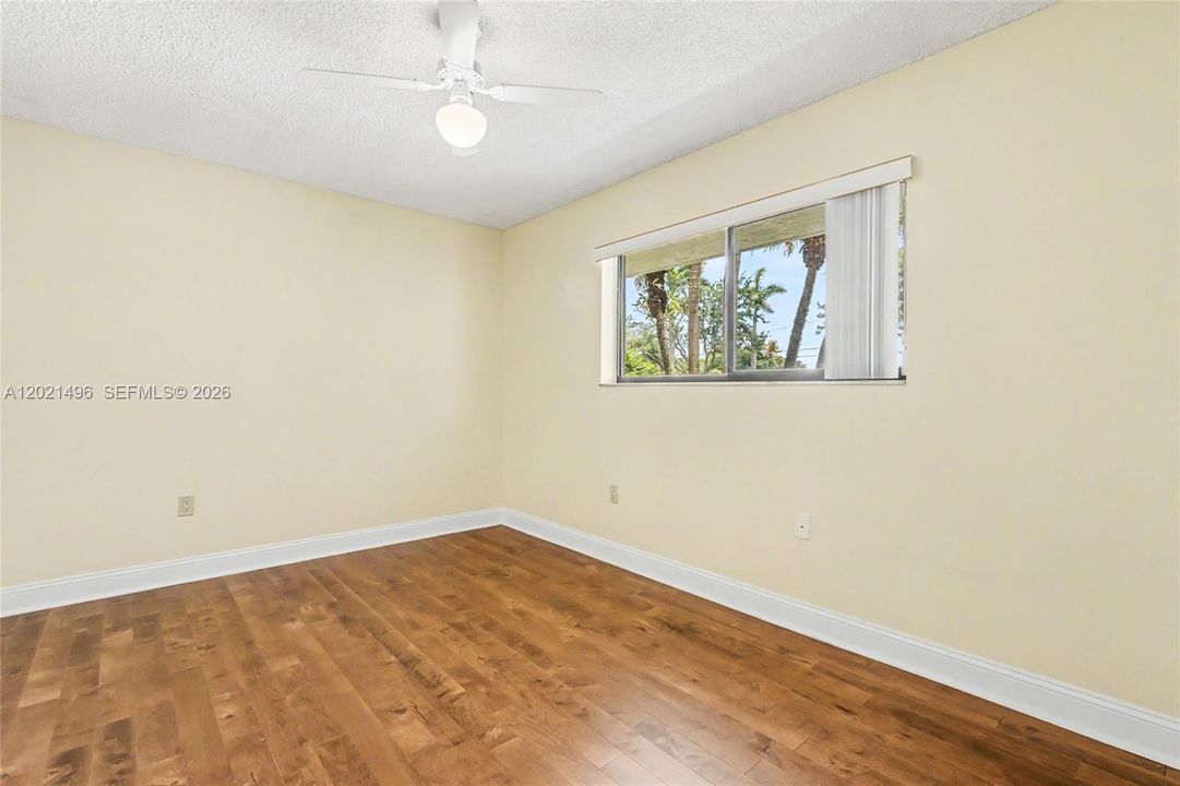En Venta: $320,000 (2 camas, 2 baños, 1300 Pies cuadrados)