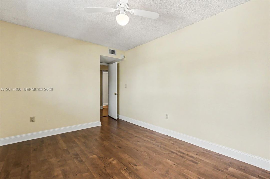 En Venta: $320,000 (2 camas, 2 baños, 1300 Pies cuadrados)