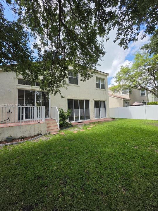 En Renta: $4,500 (4 camas, 3 baños, 2624 Pies cuadrados)