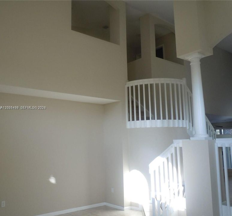 En Renta: $4,500 (4 camas, 3 baños, 2624 Pies cuadrados)