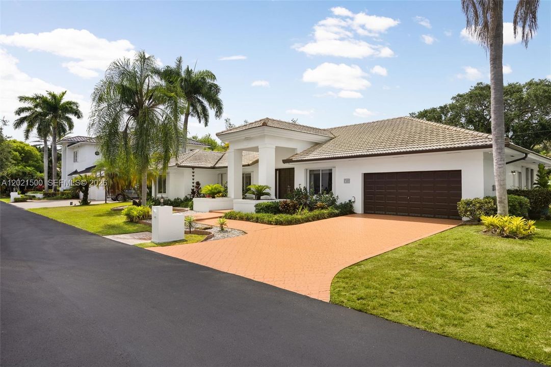 For Sale: $1,530,000 (4 beds, 3 baths, 2836 Square Feet)