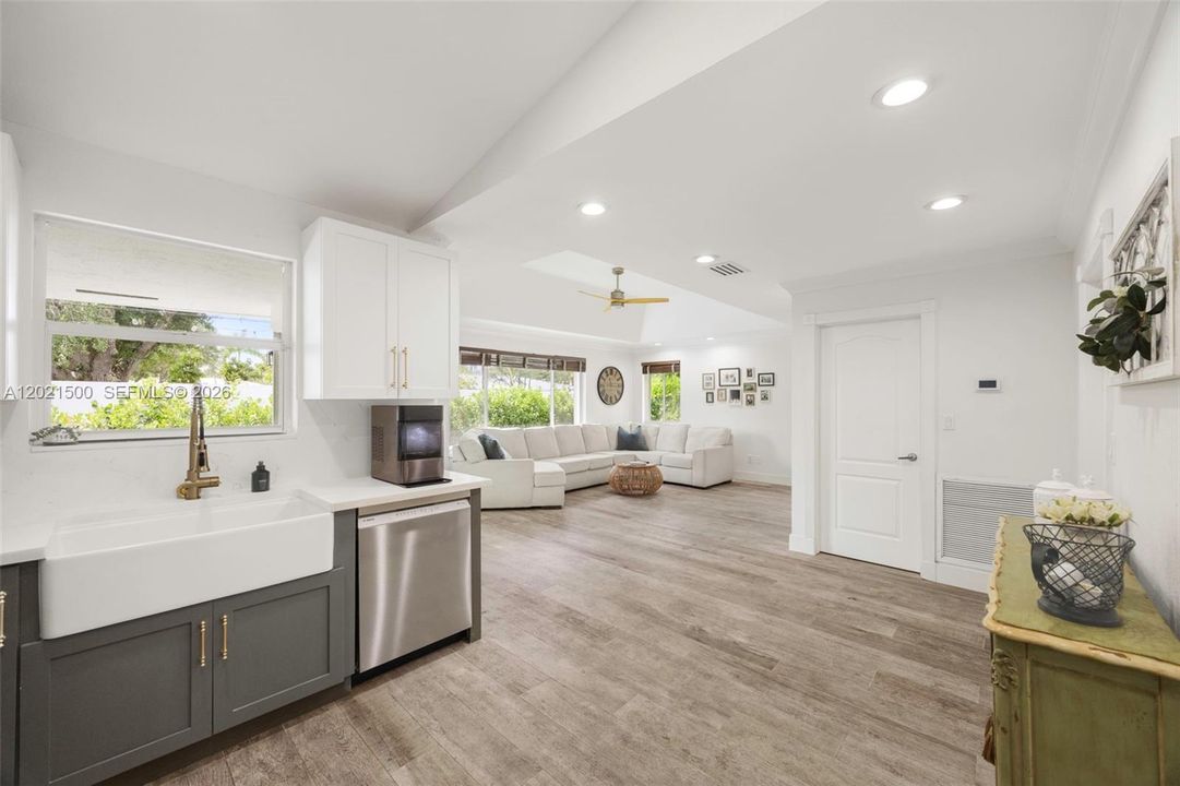 For Sale: $1,530,000 (4 beds, 3 baths, 2836 Square Feet)