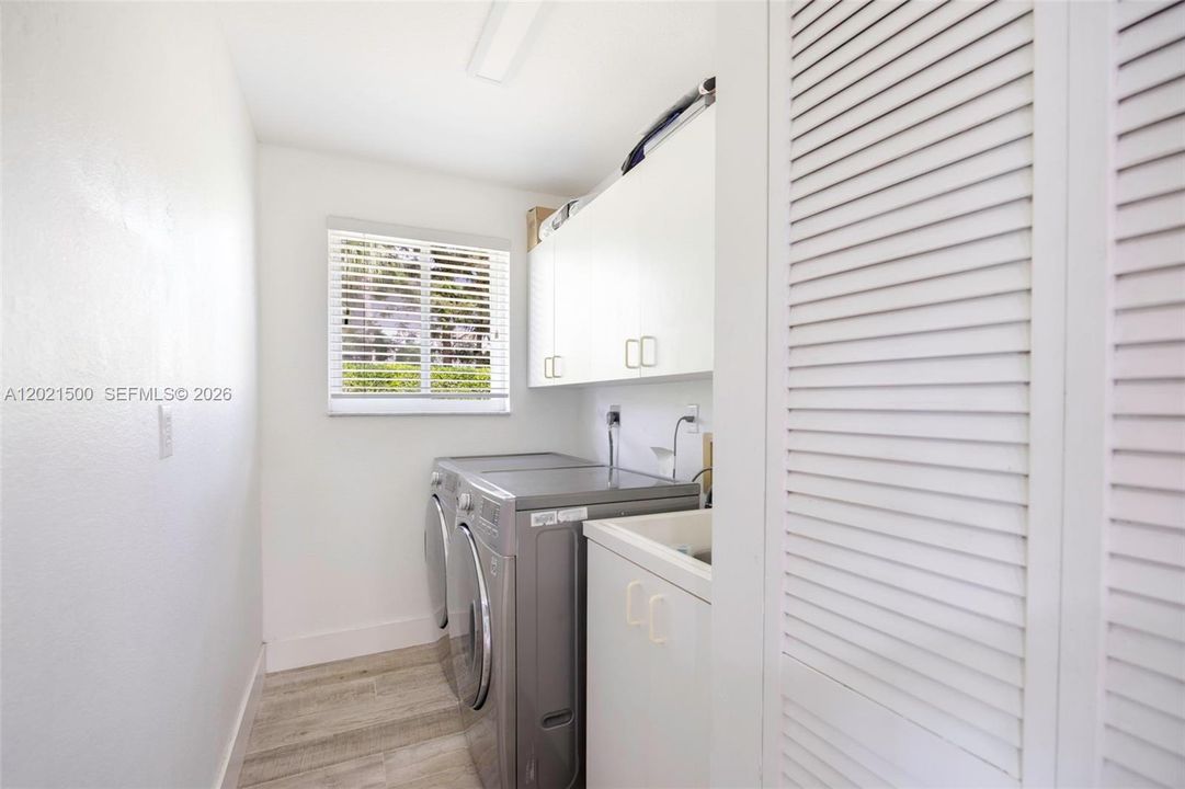 For Sale: $1,530,000 (4 beds, 3 baths, 2836 Square Feet)