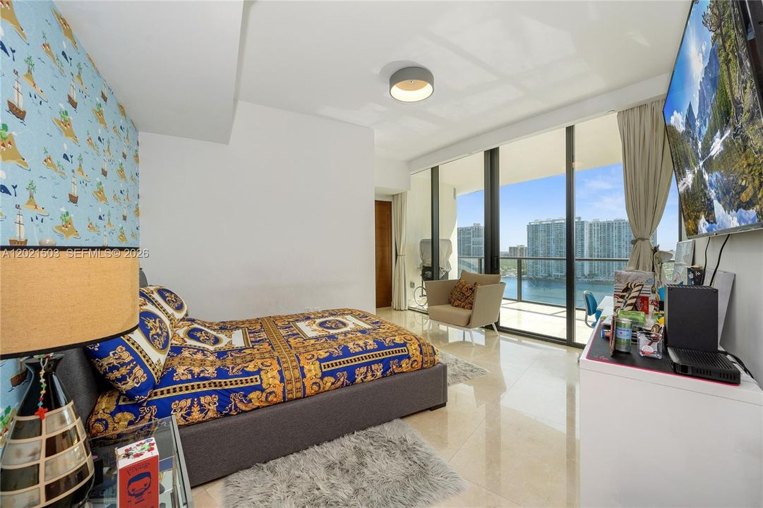 For Sale: $9,900,000 (7 beds, 5 baths, 0 Square Feet)