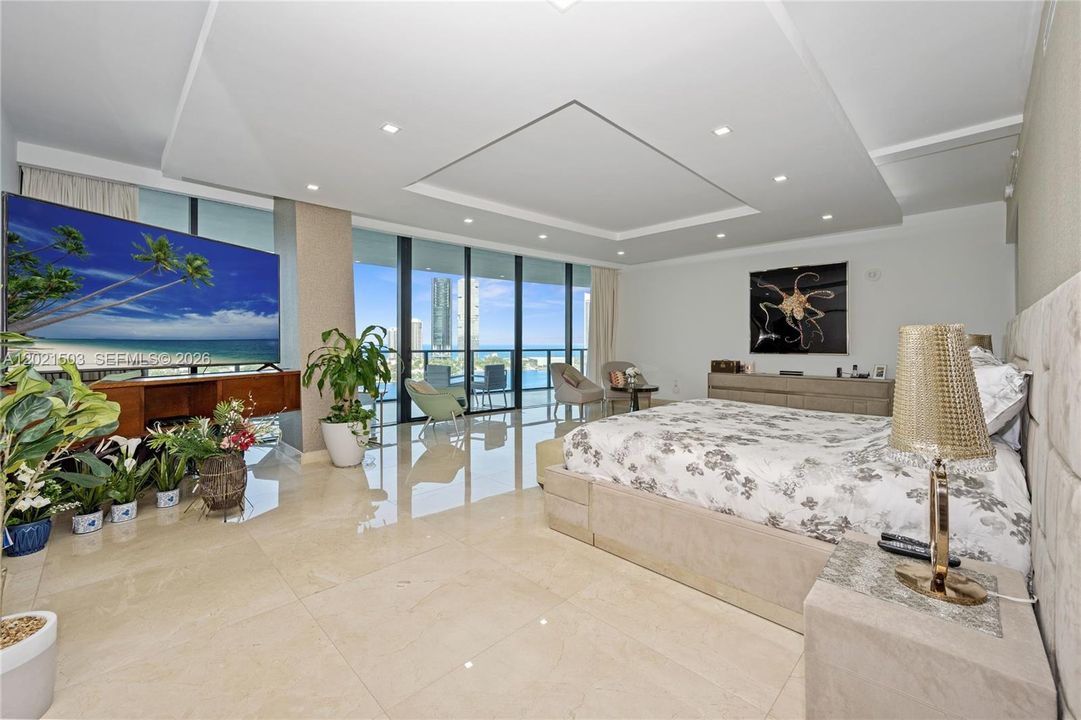 For Sale: $9,900,000 (7 beds, 5 baths, 0 Square Feet)
