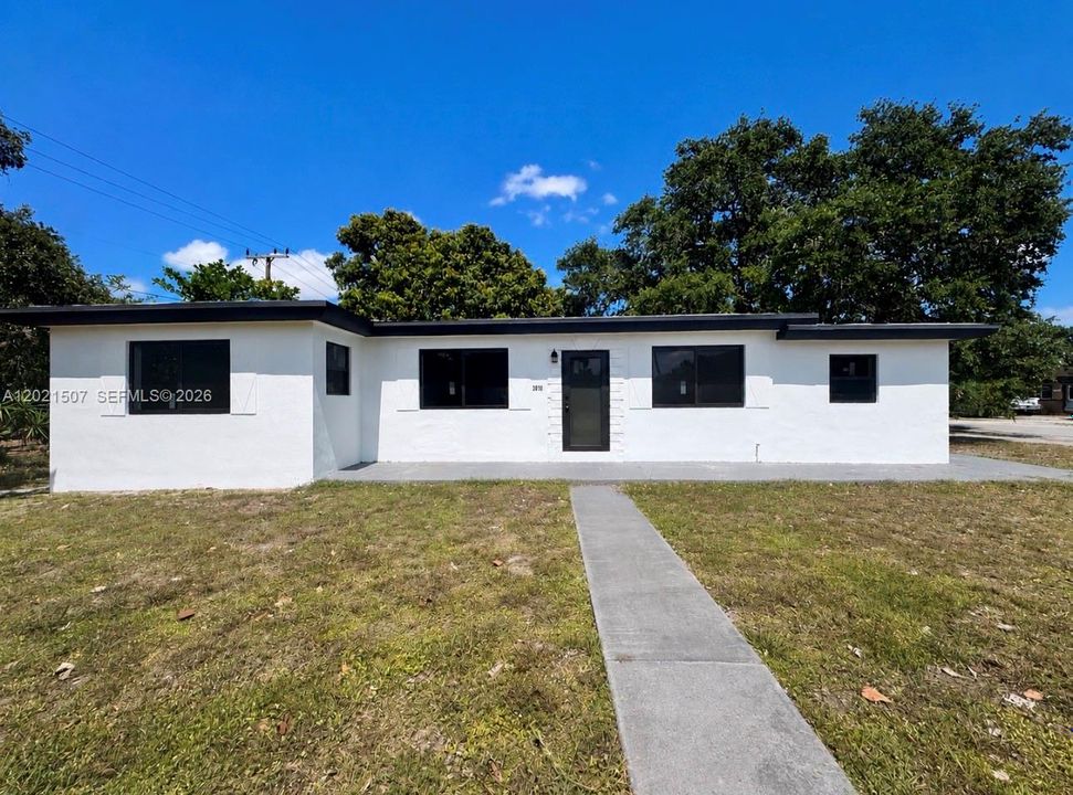 En Venta: $724,900 (4 camas, 2 baños, 1345 Pies cuadrados)