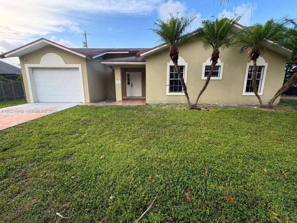 For Sale: $600,000 (3 beds, 2 baths, 1422 Square Feet)