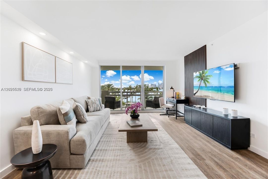 For Rent: $5,500 (2 beds, 2 baths, 1077 Square Feet)