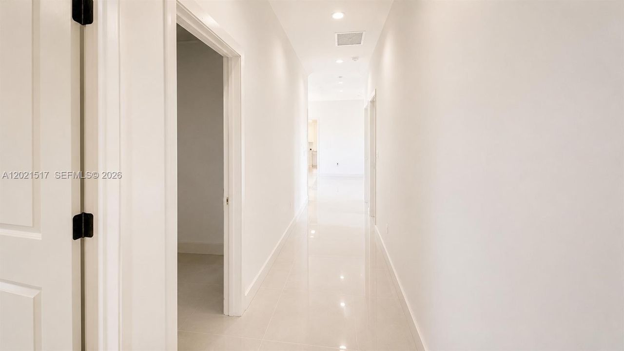 En Venta: $289,000 (3 camas, 3 baños, 1494 Pies cuadrados)
