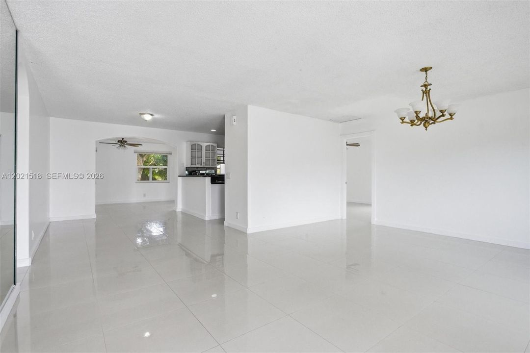 For Rent: $3,600 (4 beds, 2 baths, 1981 Square Feet)
