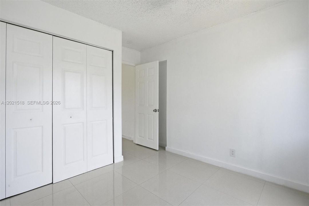 For Rent: $3,600 (4 beds, 2 baths, 1981 Square Feet)