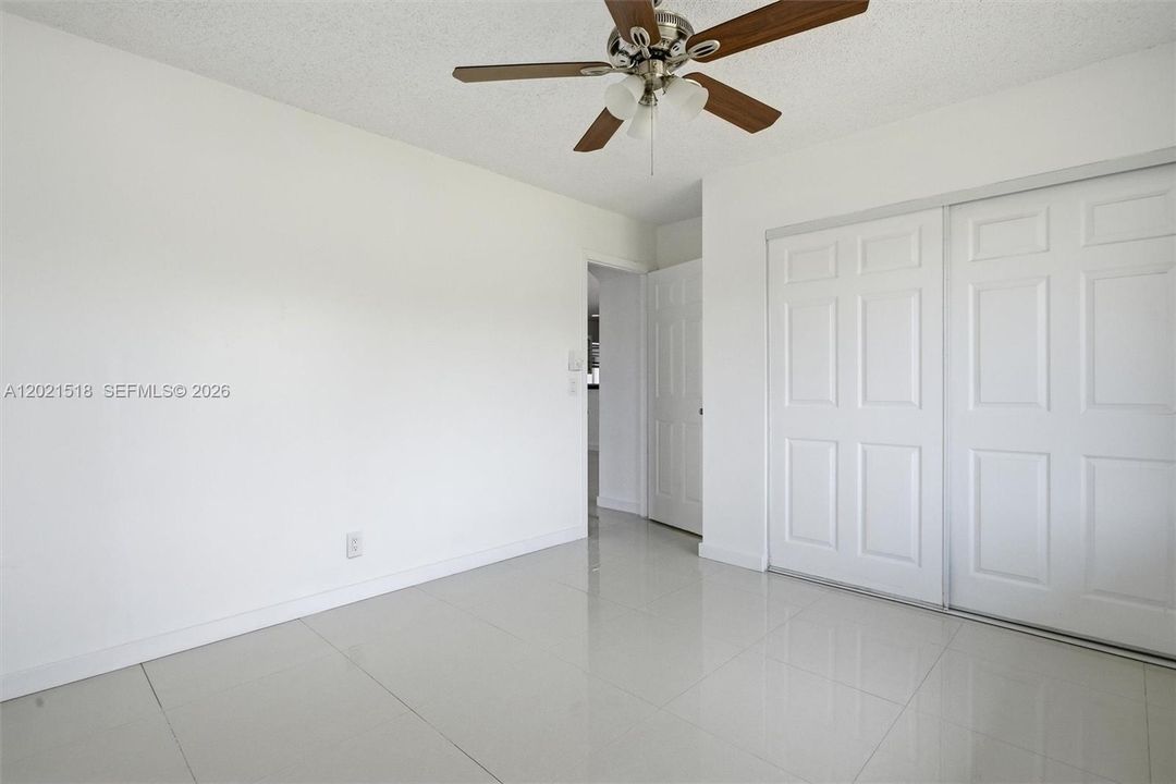 For Rent: $3,600 (4 beds, 2 baths, 1981 Square Feet)