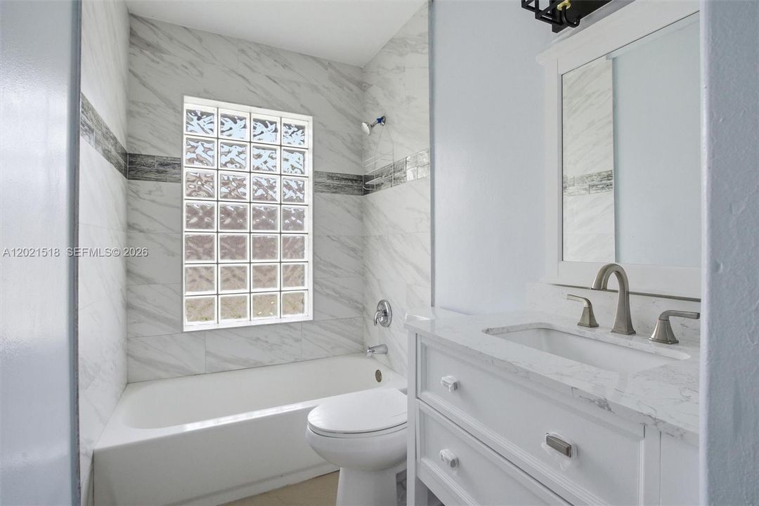 For Rent: $3,600 (4 beds, 2 baths, 1981 Square Feet)