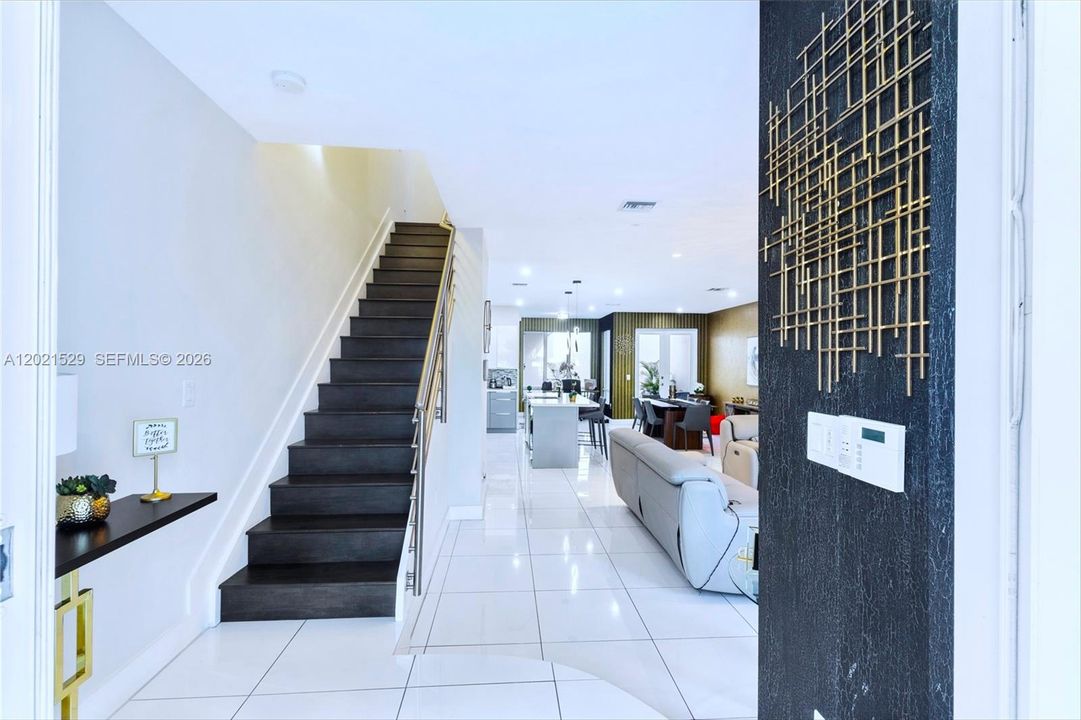 For Sale: $920,000 (4 beds, 3 baths, 2317 Square Feet)