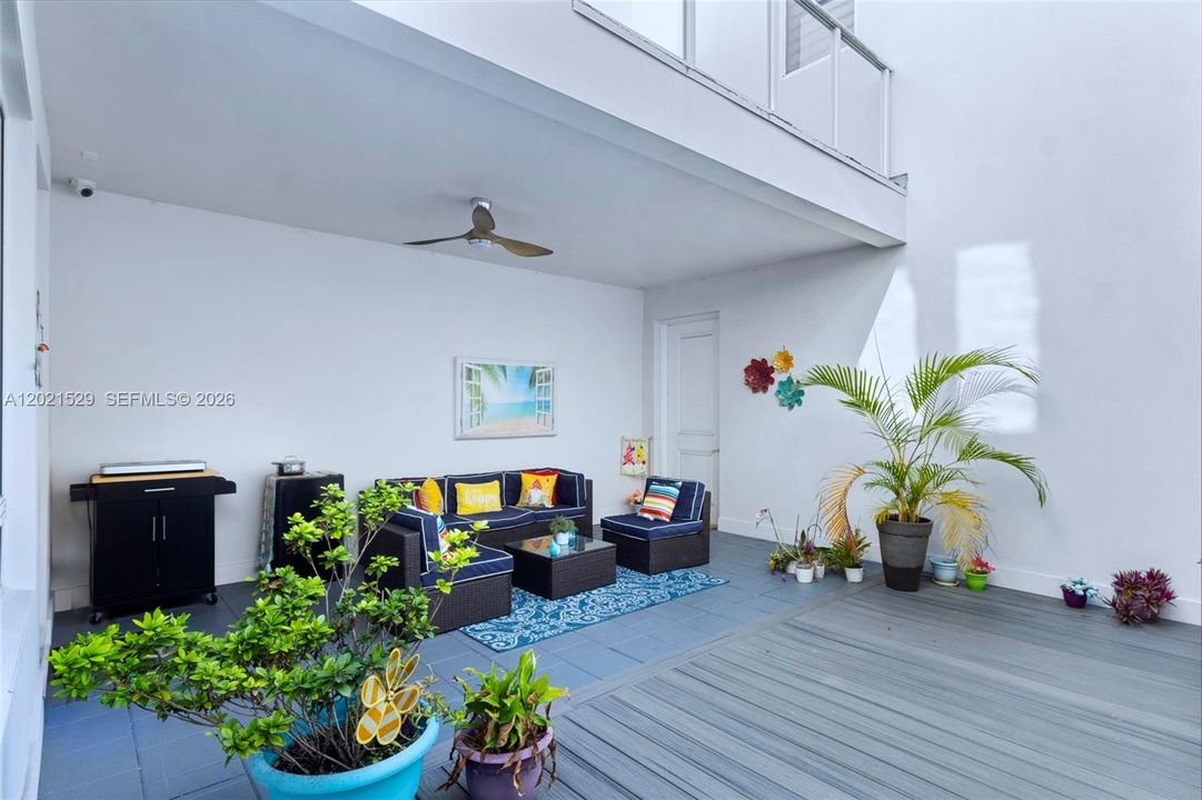 For Sale: $920,000 (4 beds, 3 baths, 2317 Square Feet)