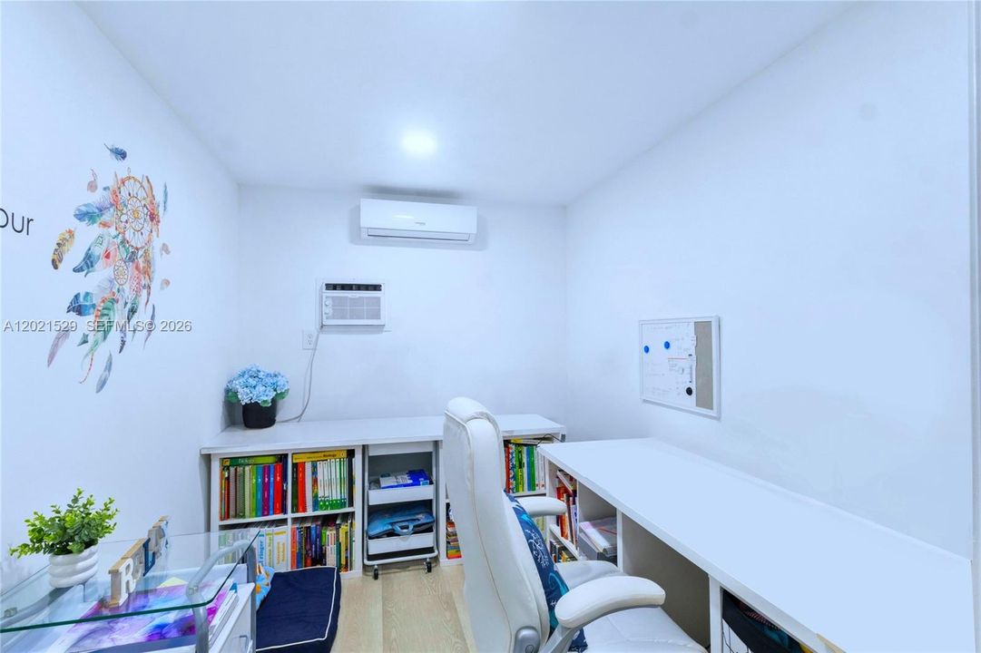 For Sale: $920,000 (4 beds, 3 baths, 2317 Square Feet)