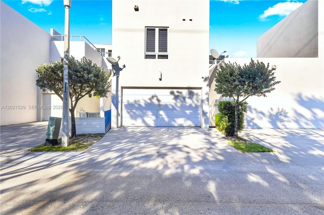 For Sale: $920,000 (4 beds, 3 baths, 2317 Square Feet)