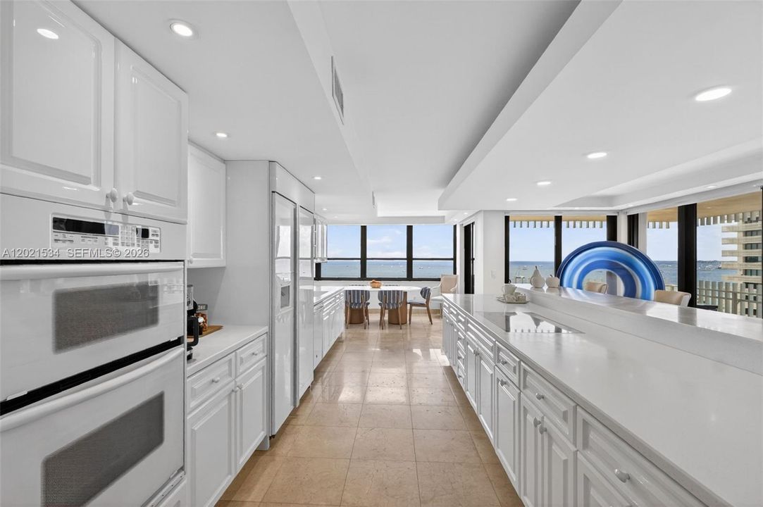 For Sale: $7,500,000 (6 beds, 4 baths, 5012 Square Feet)