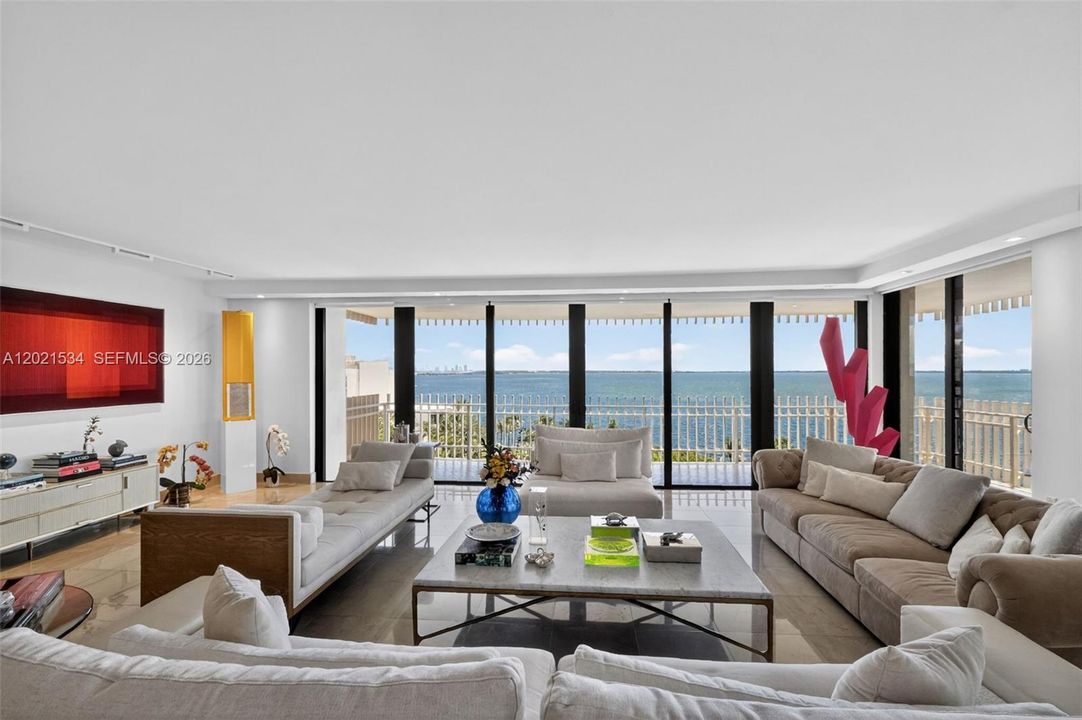 For Sale: $7,500,000 (6 beds, 4 baths, 5012 Square Feet)