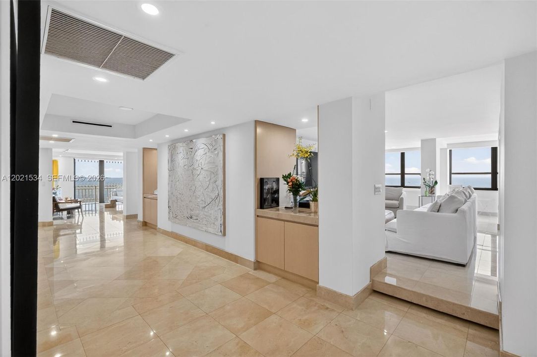 For Sale: $7,500,000 (6 beds, 4 baths, 5012 Square Feet)