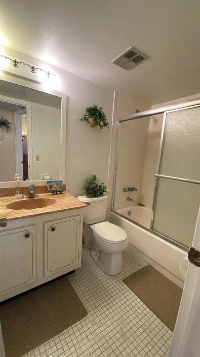 2nd Bathroom