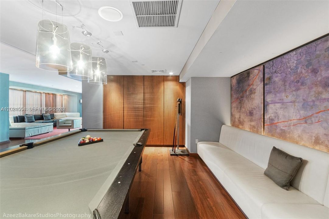 Activo con contrato: $3,850 (2 camas, 2 baños, 1145 Pies cuadrados)