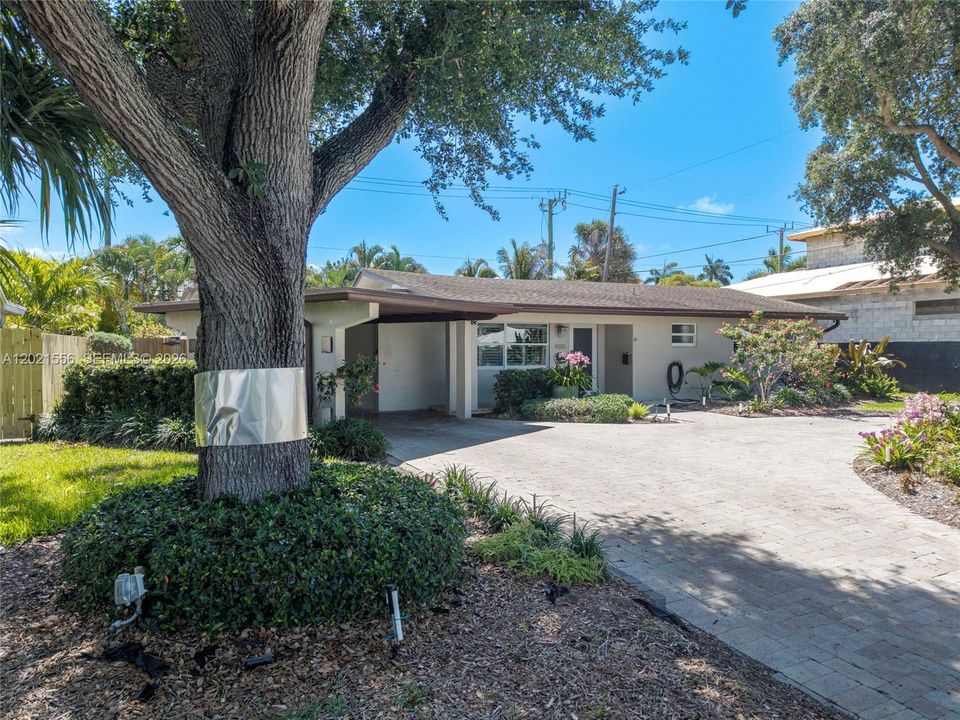 En Venta: $779,200 (3 camas, 3 baños, 1717 Pies cuadrados)