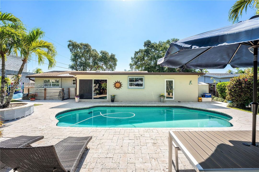 En Venta: $779,200 (3 camas, 3 baños, 1717 Pies cuadrados)