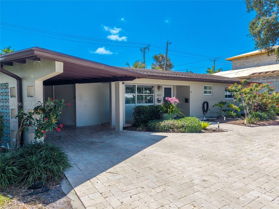 En Venta: $779,200 (3 camas, 3 baños, 1717 Pies cuadrados)