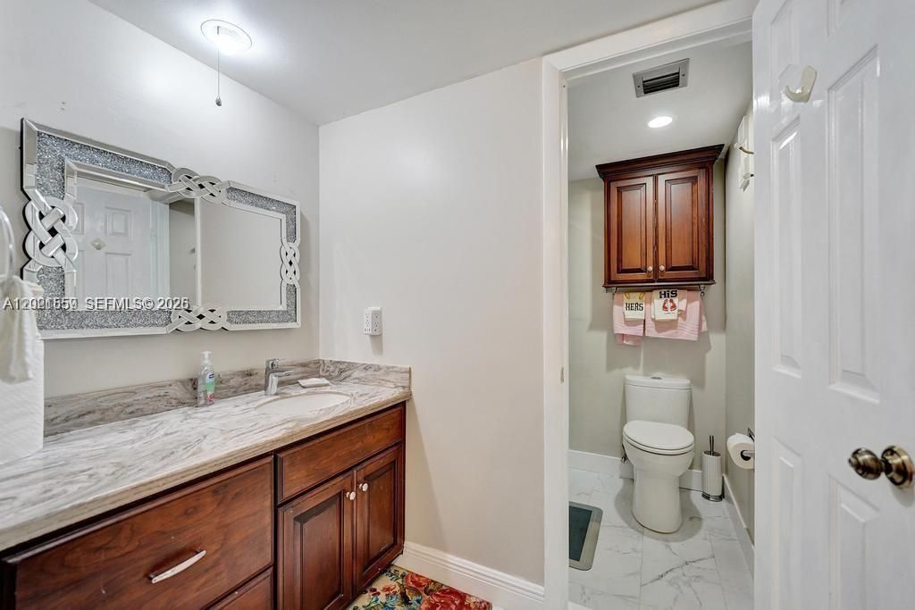 For Sale: $290,000 (2 beds, 2 baths, 1385 Square Feet)